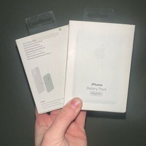 Apple MagSafe Battery Pack - Sleek White